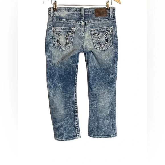 Big Star | Liv Jeans Capri Acid Wash Low Rise Embroidered Pockets 23” Inseam - Picture 3 of 9